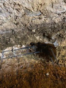 longrine pour reprise en sous-œuvre du murs en moellons ; ferraillage réalisation en tunnel