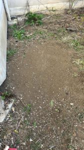 BATI-IDF zone d'intervention remblayée et nivelée en jardin de copropriété, après l'opération de comblement de cavité — Antony (92).