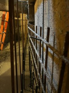 BATI-IDF ferraillage du voile en béton armé dressé contre la maçonnerie existante, en fond de fouille — reprise en sous-œuvre, Argenteuil (95)