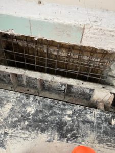 BATI-IDF coffrage d'une passe du voile en béton armé, ferraillage en attente de bétonnage — reprise en sous-œuvre d'un immeuble, Argenteuil (95)
