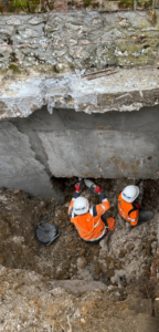 BATI-IDF intervention en sous-œuvre sous le mur ancien fragilisé, excavation manuelle en fouille profonde — reprise en sous-œuvre d'un corps de ferme à Bernouville (27)
