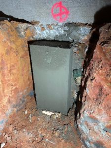 BATI-IDF massif de liaisonnement en béton armé décoffré, en sous-œuvre de la fondation existante érodée — Boisset (27).