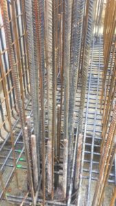 BATI-IDF ferraillage dense d'un voile en béton armé — génie civil de la passerelle de la gare d'Us (95)