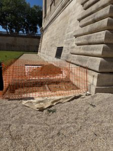 Fouille superficielle dans les jardins du Musée du Louvre
