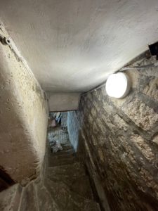 Reprise en sous-face de la paillasse — Renforcement de plancher à l'italienne, caves Puteaux (BATI-IDF)