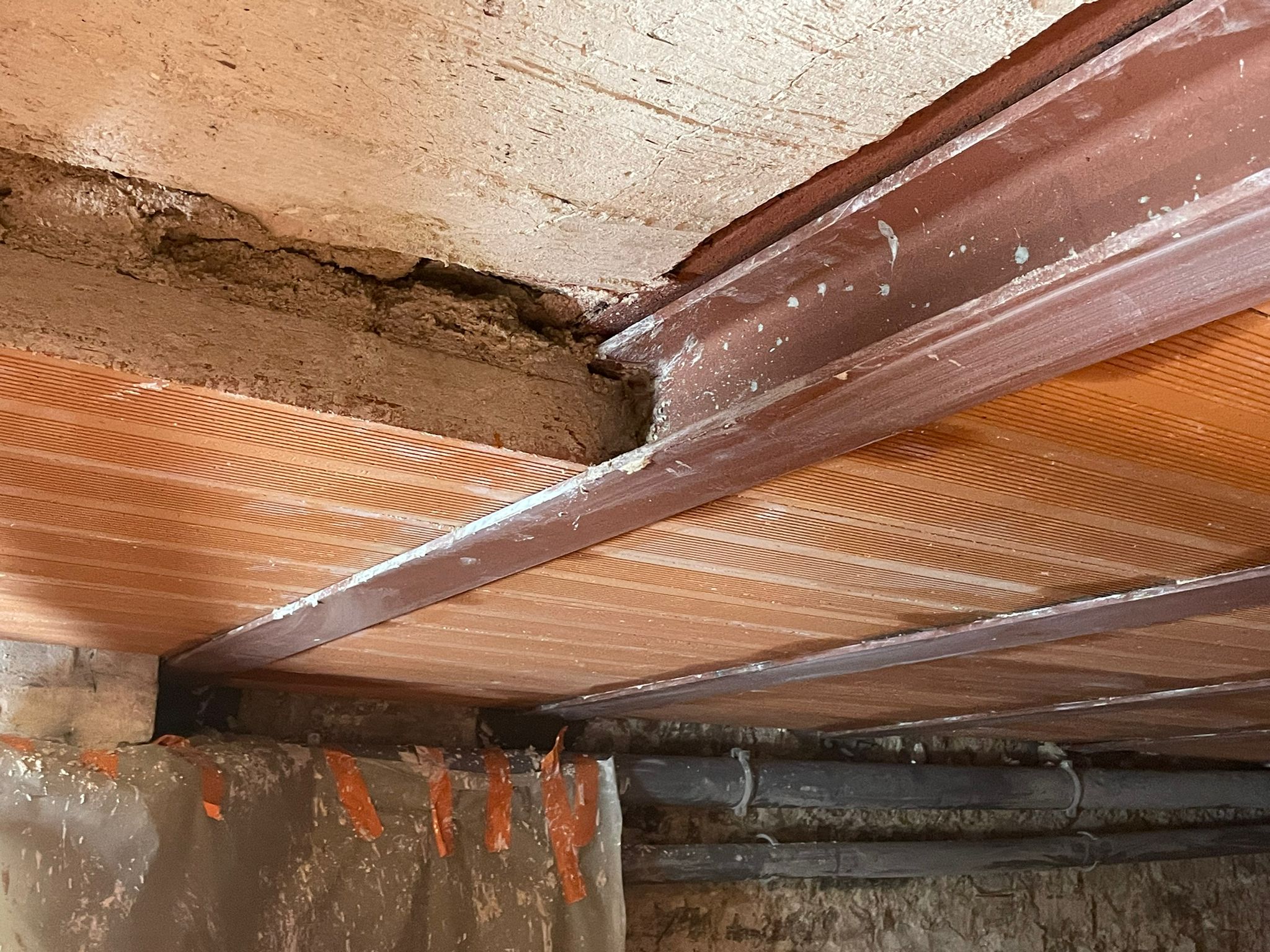 Reprise structurelle à l'italienne en cours — Caves d'immeuble Puteaux (BATI-IDF)