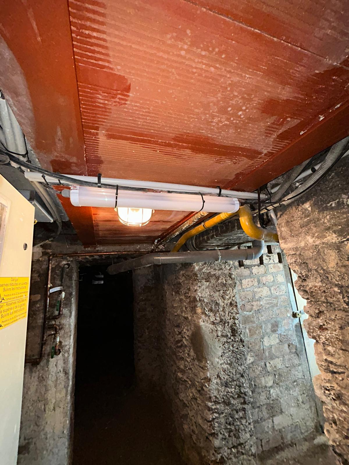 BATI-IDF cave renforcée à l'italienne après pose des poutres HEB 120 et hourdis terre cuite — copropriété Paris 19e bd de la Villette