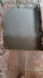 BATI-IDF massif de liaisonnement en béton armé bétonné, au niveau du sol existant — reprise en sous-œuvre d'une villa, Saignon (84)