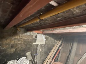 BATI-IDF détail de la nouvelle structure porteuse en poutres métalliques — plancher caves Saint-Denis