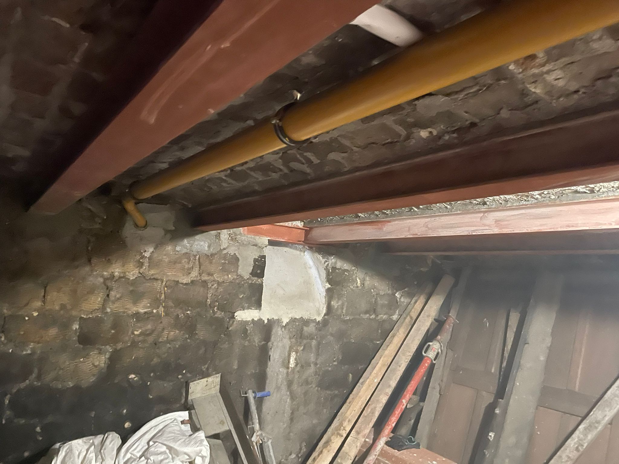 BATI-IDF détail de la nouvelle structure porteuse en poutres métalliques — plancher caves Saint-Denis