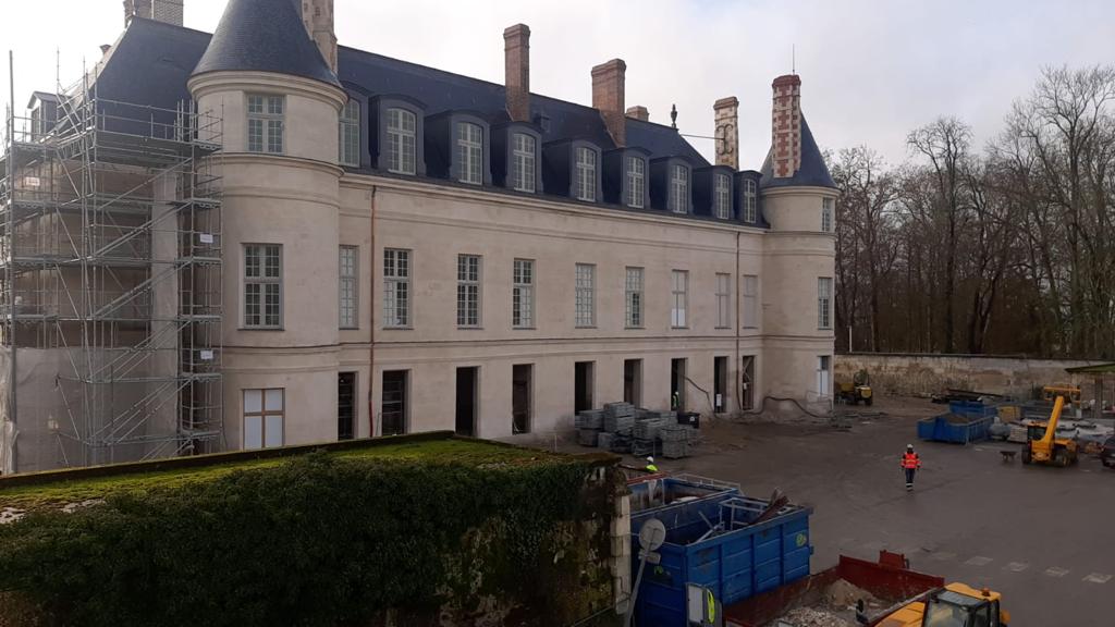BATI-IDF le château de Villers-Cotterêts en chantier de restauration — génie civil des fondations, Villers-Cotterêts (02)