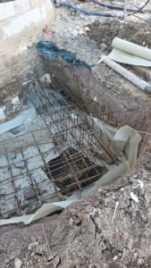 BATI-IDF ferraillage d'une longrine et d'un massif en tête de micropieu, en fond de fouille — génie civil, Château de Villers-Cotterêts (02)