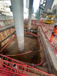 BATI-IDF fouille blindée avec têtes de micropieux autour d'une pile de viaduc — reprise en sous-œuvre Ligne 15 Grand Paris Express, Puteaux (92)