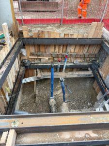 BATI-IDF fouille blindée réalisée avec maintien de réseaux traversants en service — chantier Ligne 15 Grand Paris Express, Puteaux (92)