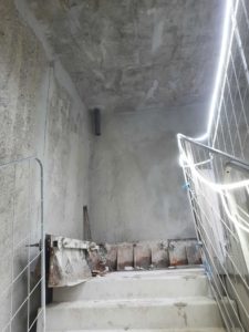 BATI-IDF vue d'ensemble de l'ouvrage profond OA 301 (boîte de paroi moulée 15 x 28 m) en cours de finitions — Aulnay-sous-Bois (93).