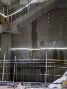 BATI-IDF échafaudage en place pour les finitions des panneaux de paroi moulée de l'ouvrage OA 301 — Aulnay-sous-Bois (93).