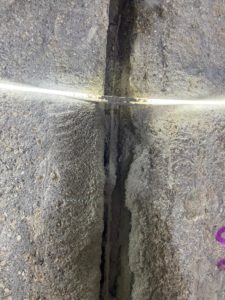 BATI-IDF traitement des aciers apparents au droit d'un joint (piquage, brossage, passivant, mortier fibré) — ouvrage OA 301, Aulnay-sous-Bois (93).