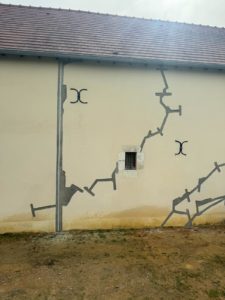 BATI-IDF réseau de fissures repéré et traité sur le pignon de la maison — Beaulieu-sur-Loire (45).