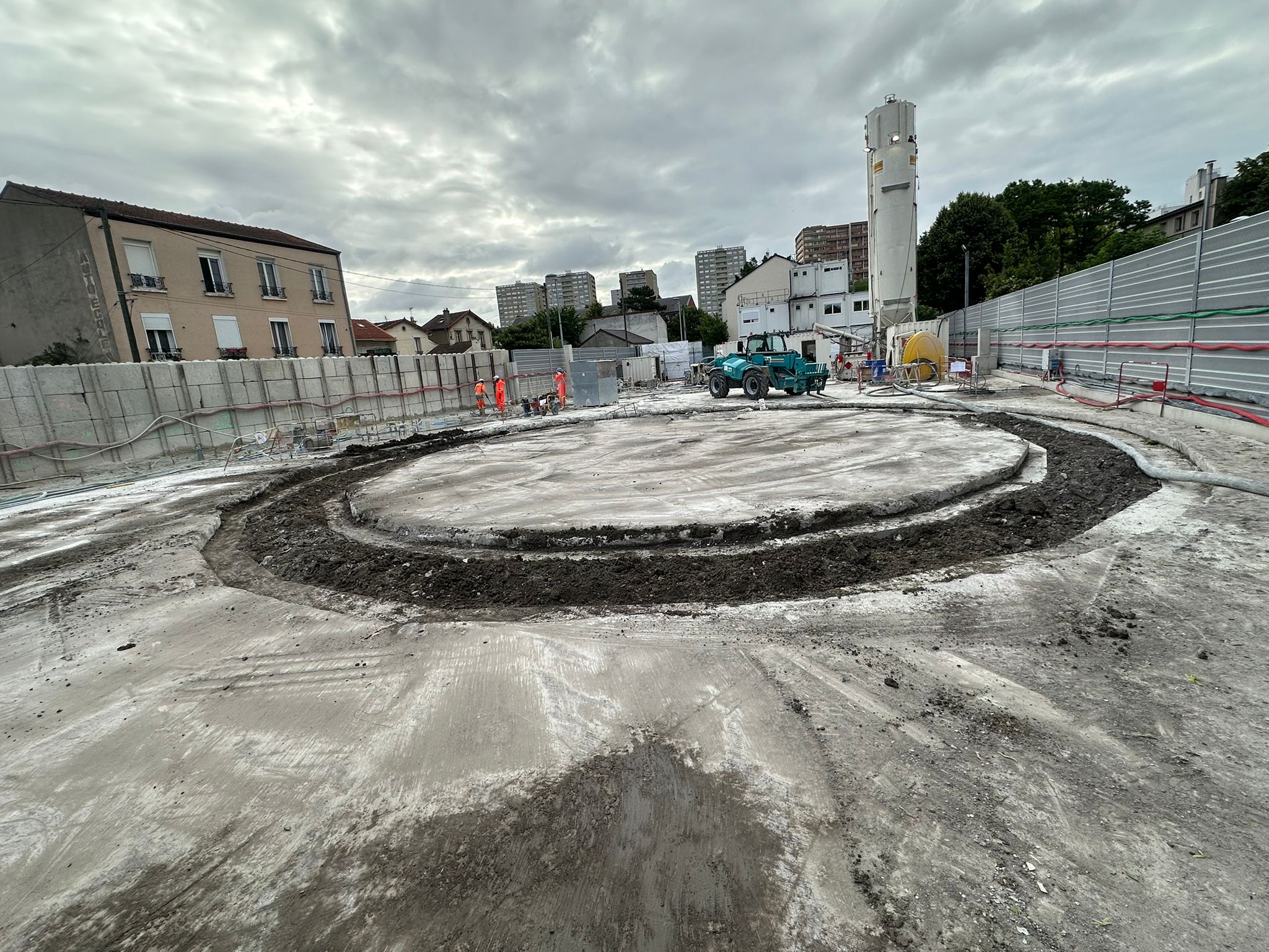 BATI-IDF ouvrage circulaire 6702 (puits d'accès secours) — murettes-guides pour paroi moulée, Ligne 15 Est, Bobigny (93).