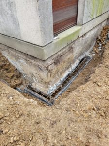 BATI-IDF longrine en béton armé réalisée au pied du pavillon, reprise en sous-œuvre — La Celle-Saint-Cloud (78).