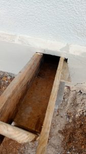 BATI-IDF goulotte de bétonnage pour couler les massifs de liaisonnement en tête de micropieux — pavillon à Chagny (71).