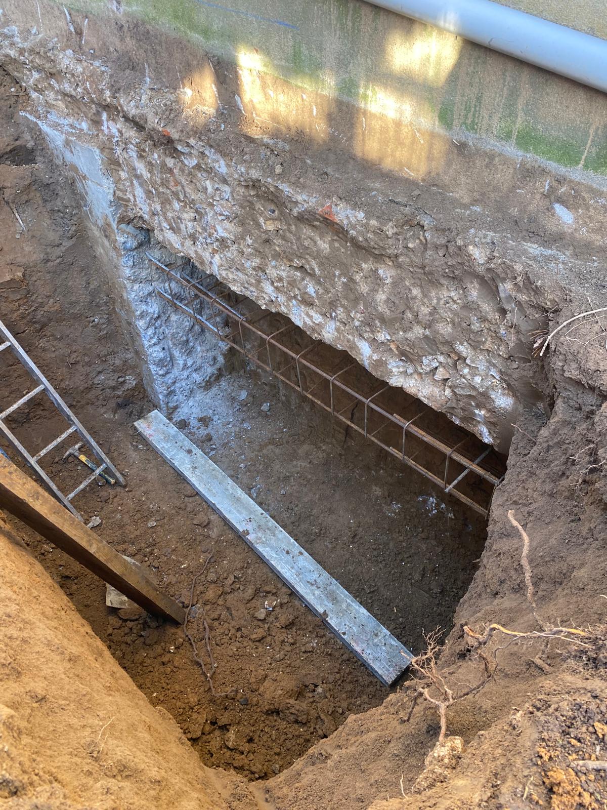 BATI-IDF voile béton armé et ferraillage en pied de mur, reprise en sous-œuvre d'un pavillon — Châteaudun (28).