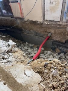 BATI-IDF fouille de reprise en sous-œuvre le long du mur porteur — pavillon à Feucherolles (78).