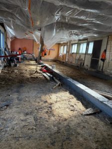 BATI-IDF longrine béton armé et étaiement du plancher porté — pavillon à Feucherolles (78).