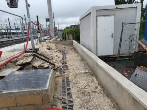 BATI-IDF longrines et murets béton armé achevés pour les accès pompiers de la gare RER B de Mitry-Claye (77).
