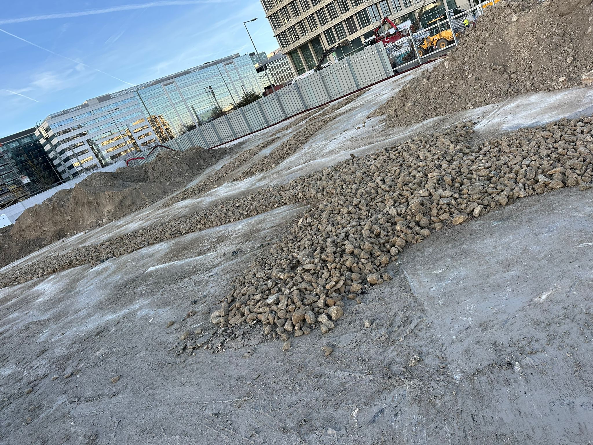 BATI-IDF dalle de plateforme béton armé des installations de chantier — Gare de Nanterre La Folie, Ligne 15 (NLF).