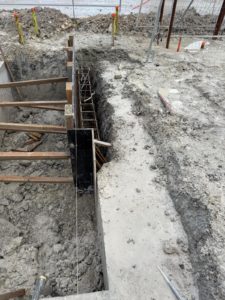 BATI-IDF ferraillage et coffrage d'une murette-guide pour paroi moulée — chantier EPR2, Penly (76).