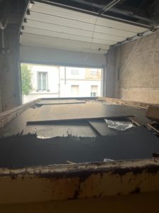 BATI-IDF dépose des cloisons, doublages et isolation (≈ 1426 m²) en cours — curage rue Bicentenaire, Puteaux (92).