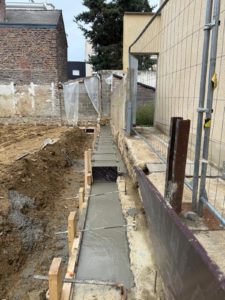 BATI-IDF poutre de couronnement béton armé coulée sur la paroi de pieux sécants — Carré Oberthür, Rennes (35).