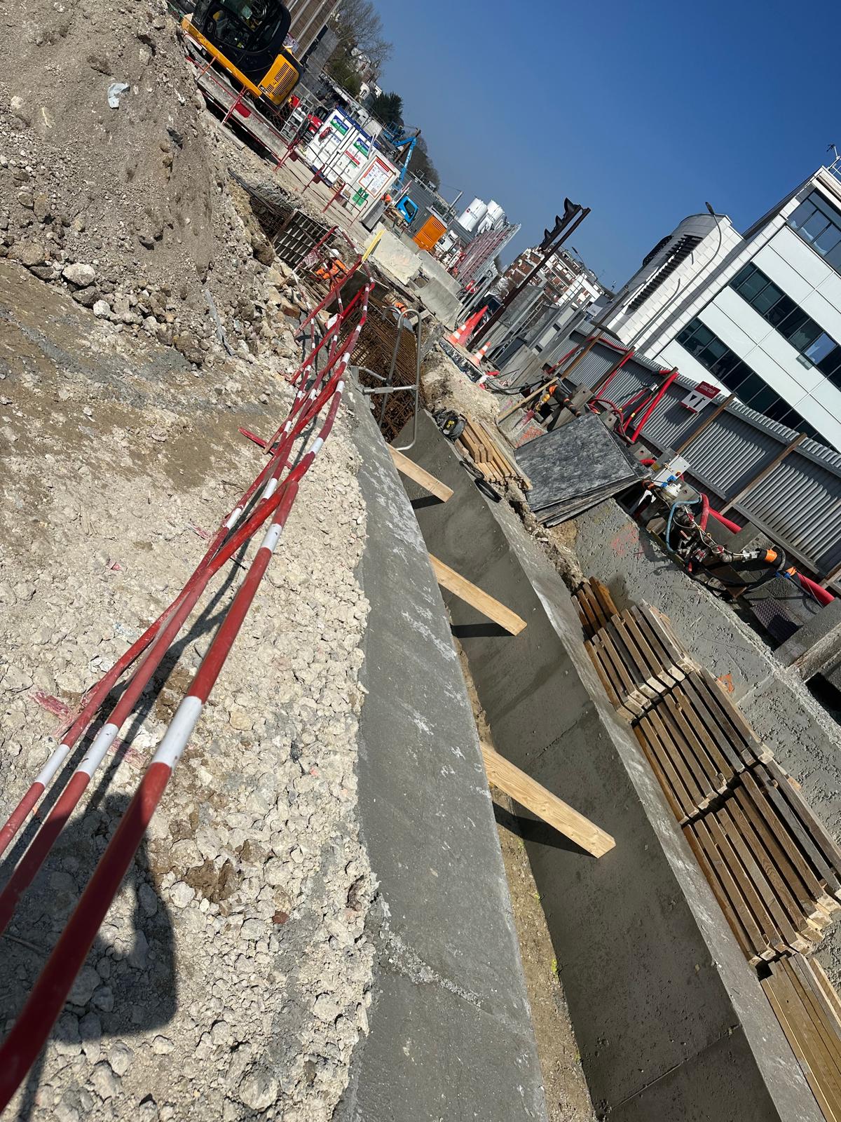 BATI-IDF chantier de paroi moulée de la boîte de gare de Saint-Cloud, Ligne 15 du Grand Paris Express.