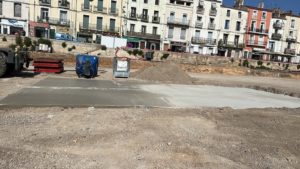 BATI-IDF vue d'ensemble des murettes-guides et dalles du chantier de paroi moulée du parking Aristide Briand — Sète (34).