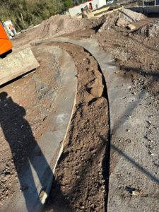 BATI-IDF murette-guide circulaire « sans facettes » guidant la réalisation de la paroi moulée du bassin — Sin-le-Noble (59).