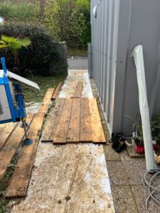 BATI-IDF platelage bois pour la fermeture provisoire et la sécurisation de la fouille — Vernon (27).
