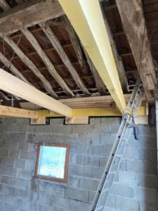 BATI-IDF renforcement de la structure bois (poutres neuves) d'un plancher ancien — Condal (71).